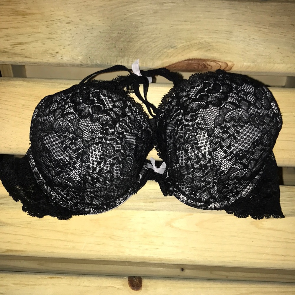 36 B bombshell bra from PINK!